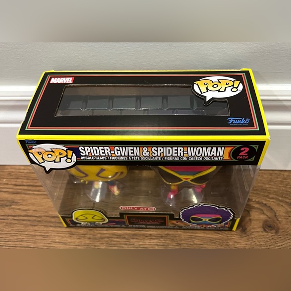 Funko Pop! Spider-Man: Across the Universe 2pk - Gwen & Spider-Woman - Picture 4 of 7